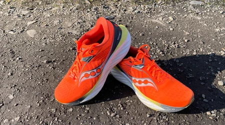 ÉRTÉKELÉS: Saucony Triumph 22 - kiegyensúlyozott csillapítás hosszú kilométerekhez