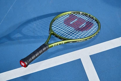 Wilson  Blade Feel Comp Jr 25  Gyerekteniszütő